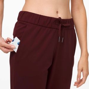 NWT Lululemon On The Fly Full Length 4 Garnet